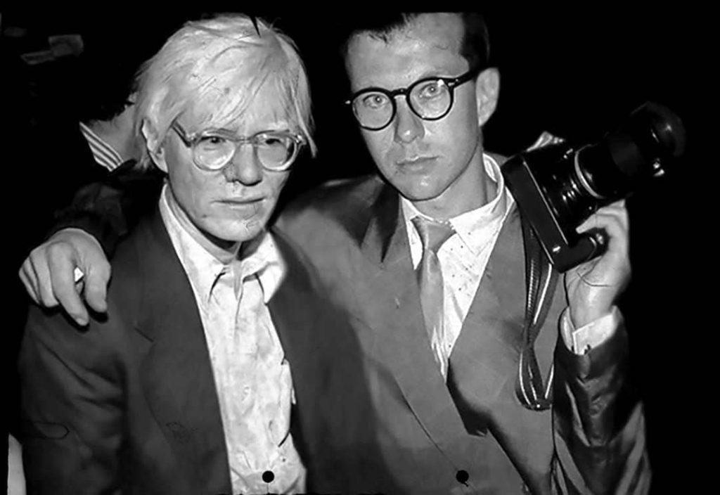 Andy Warhol (left) and pop artist Tommy Dollar (right) (1982)